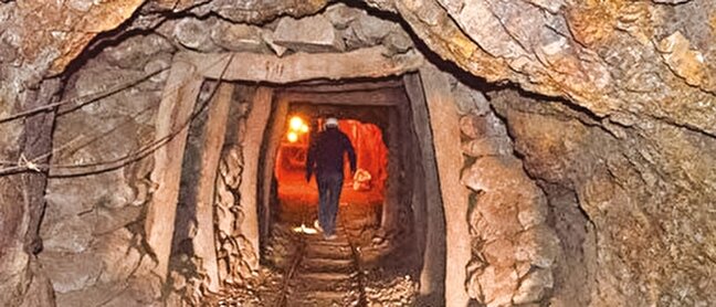 سفره‌هاي خالي ۶۰۰ معدنكار در دالان‌هاي «همكار»