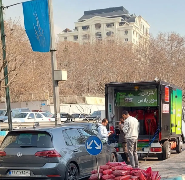 نخستین تصویر از پمپ‌بنزین های جدید ومتفاوت در تهران/ قیمت و کارمزد اعلام شد