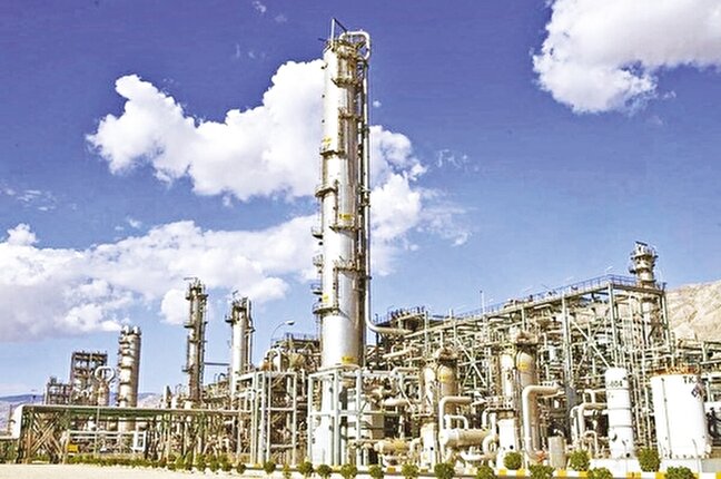 فرمول قيمت‌گذاري خوراك پتروشيمي در حال بررسي است