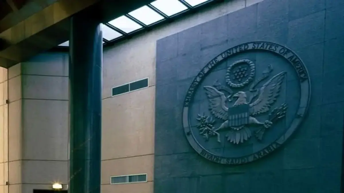 حمله به سفارت آمریکا در عربستان / ستونی از دود به هوا برخاست