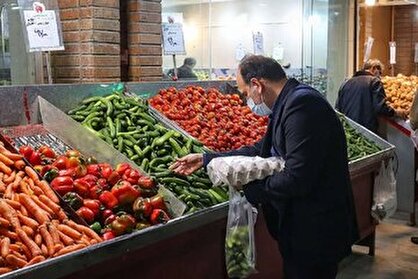 قیمت جدید میوه و سبزی اعلام شد/ قیمت خیار به ۹۵ هزار تومان هم رسید + جدول قیمت‌ها