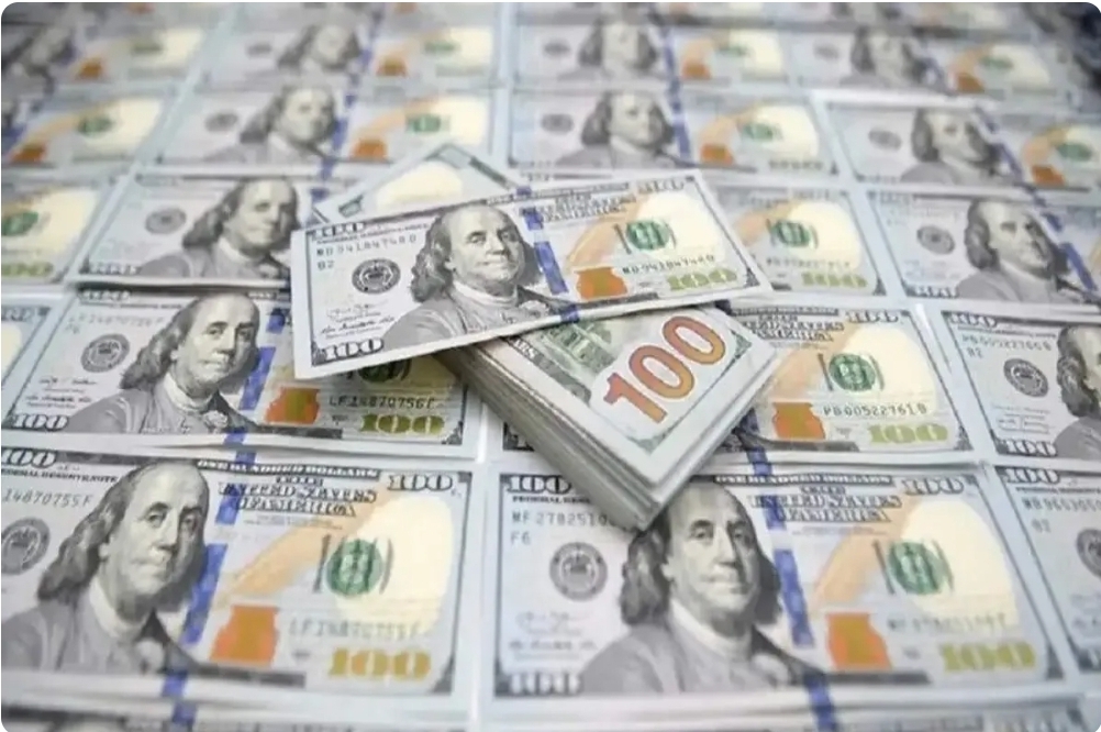 پیش بینی قیمت دلار ۲۹ اردیبهشت ۱۴۰۴ / عقب‌نشینی 1000 تومانی دلار در آستانه برگزاری دور پنجم مذاکرات ایران و آمریکا