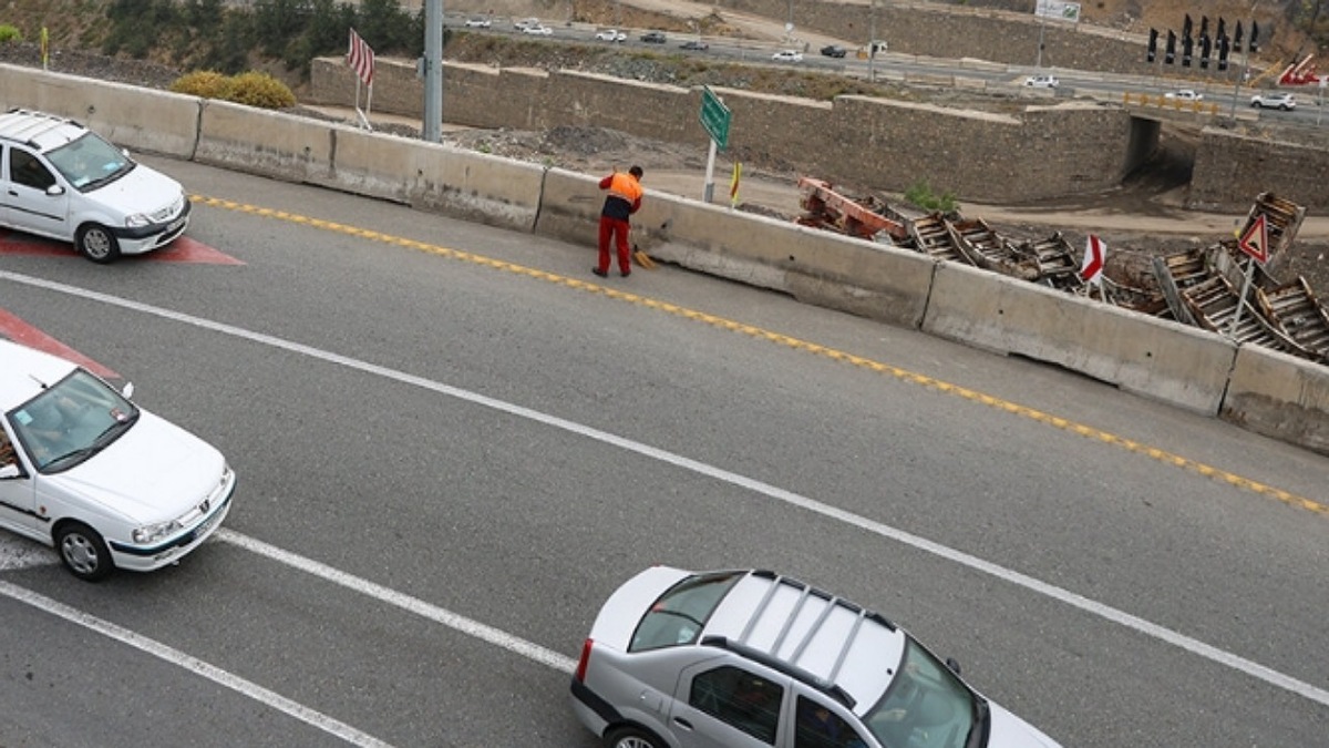 تردد روان در آزادراه تهران-شمال و ترافیک سنگین در جاده چالوس تردد روان در آزادراه تهران-شمال و ترافیک سنگین در جاده چالوس