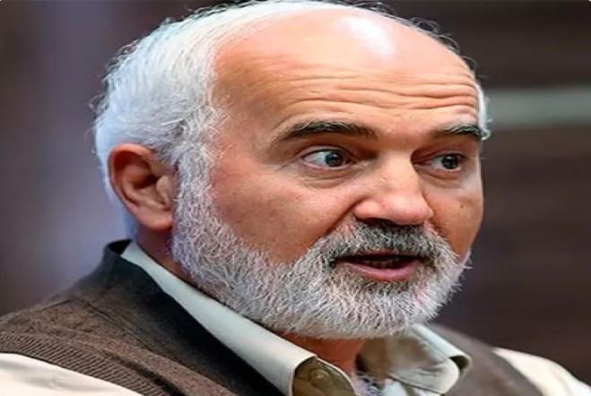 احمد توکلی زنده است