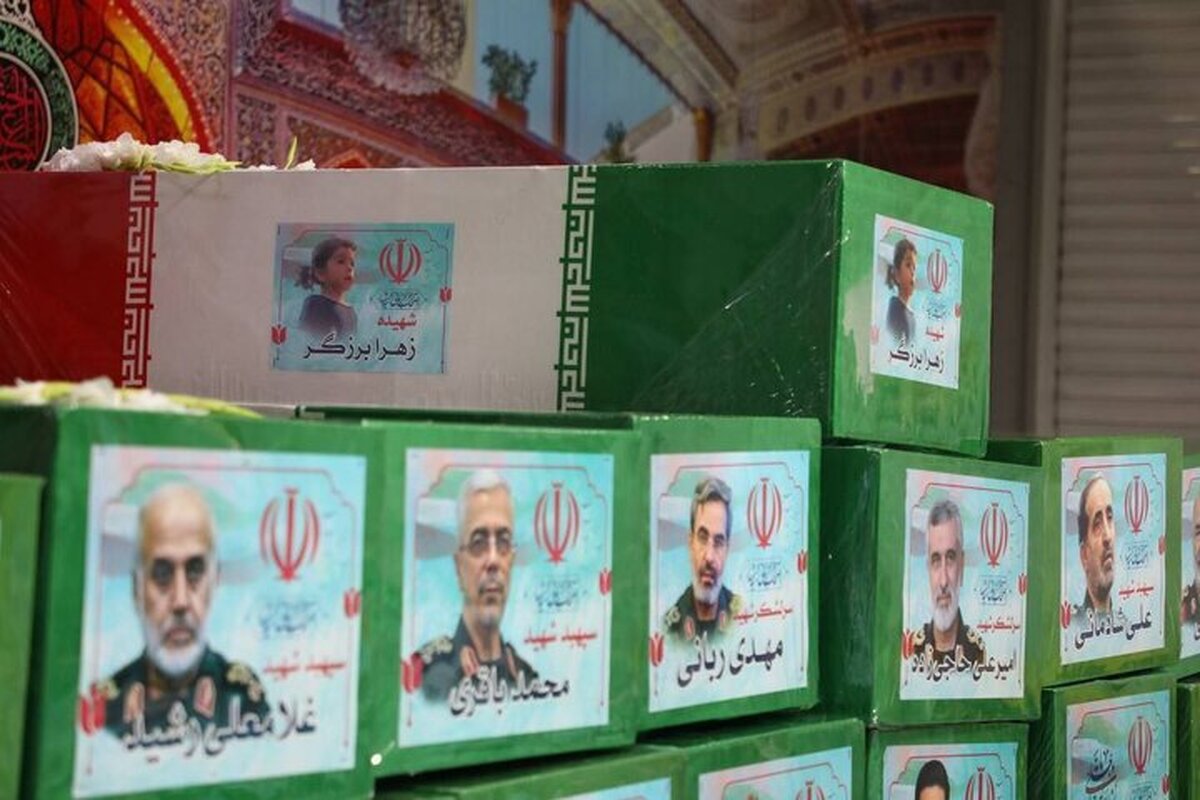 اولین تصاویر از تابوت فرماندهان و دانشمندان شهید جنگ تحمیلی اسرائیل علیه ایران + عکس اولین تصاویر از تابوت فرماندهان و دانشمندان شهید جنگ تحمیلی اسرائیل علیه ایران + عکس