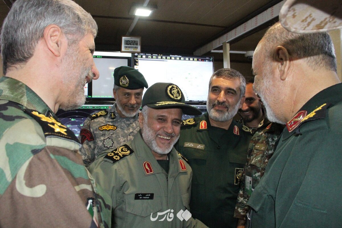 تصویری از سرداران شهید سپاه در کنار امرای ارتش + عکس تصویری از سرداران شهید سپاه در کنار امرای ارتش + عکس