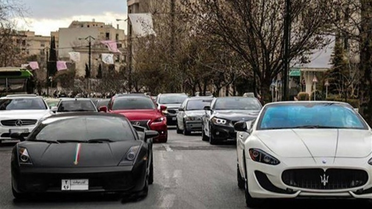 ابلاغ مصوبه واردات خودروهای لوکس با تعرفه ۱۹۰ درصد ابلاغ مصوبه واردات خودروهای لوکس با تعرفه ۱۹۰ درصد