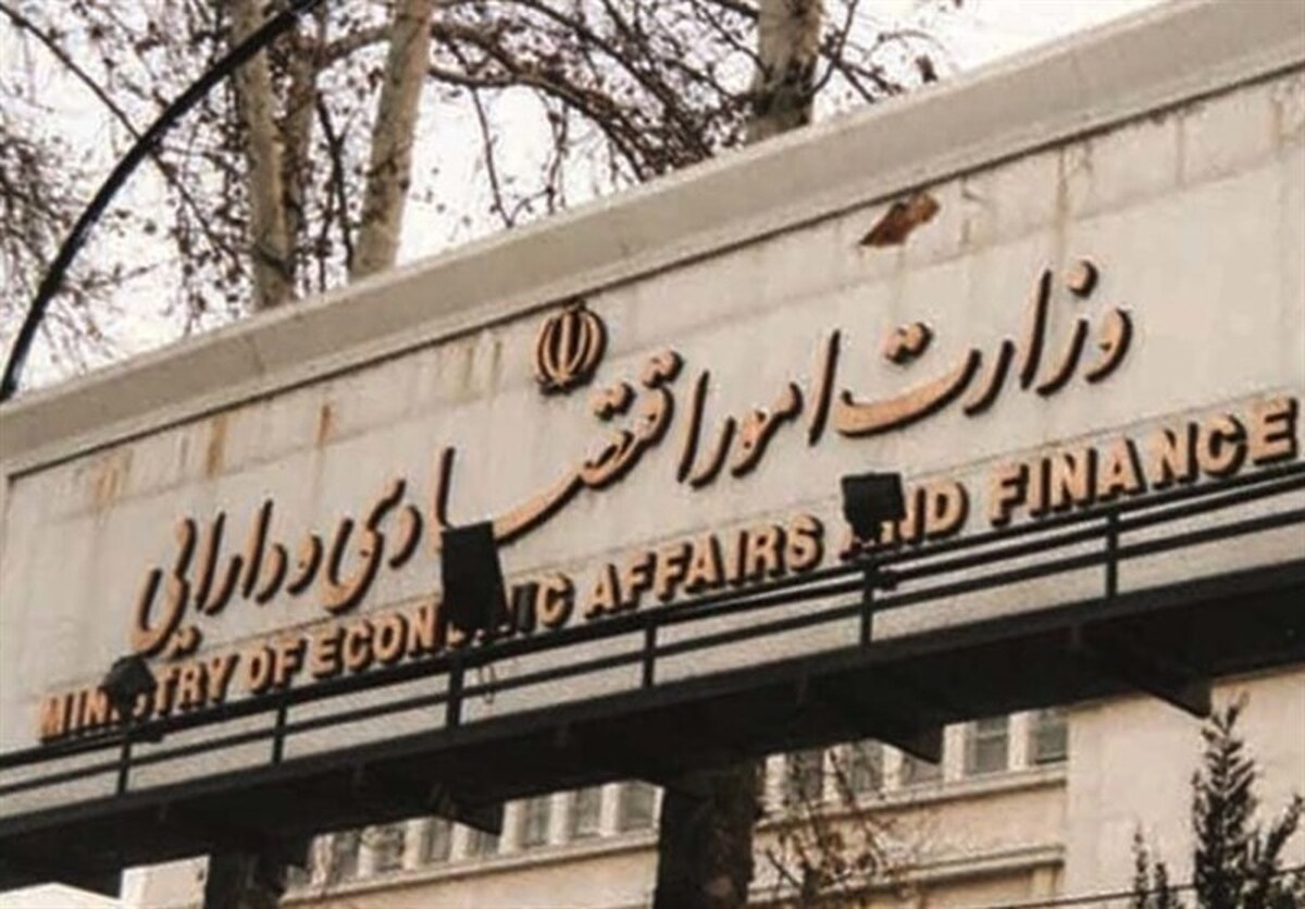 تصویب شرایط واگذاری مابقی سهام دولت در دو باشگاه استقلال و پرسپولیس تصویب شرایط واگذاری مابقی سهام دولت در دو باشگاه استقلال و پرسپولیس