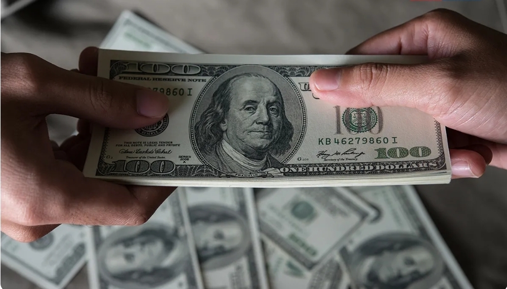 پیش بینی قیمت دلار دوشنبه ۲۰ مرداد 1404 / دلار در انتظار اخبار مثبت فریز شد