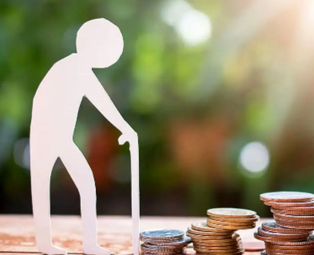 پایان فعالیت بازنشستگان در دستگاه های دولت!