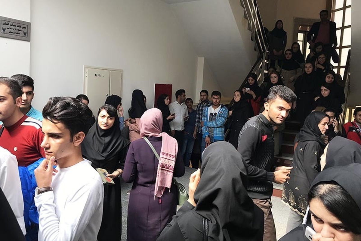 گلایه دانشجویان دانشگاه آزاد به محدودیت انتخاب واحد و اجبار به پرداخت شهریه زودهنگام