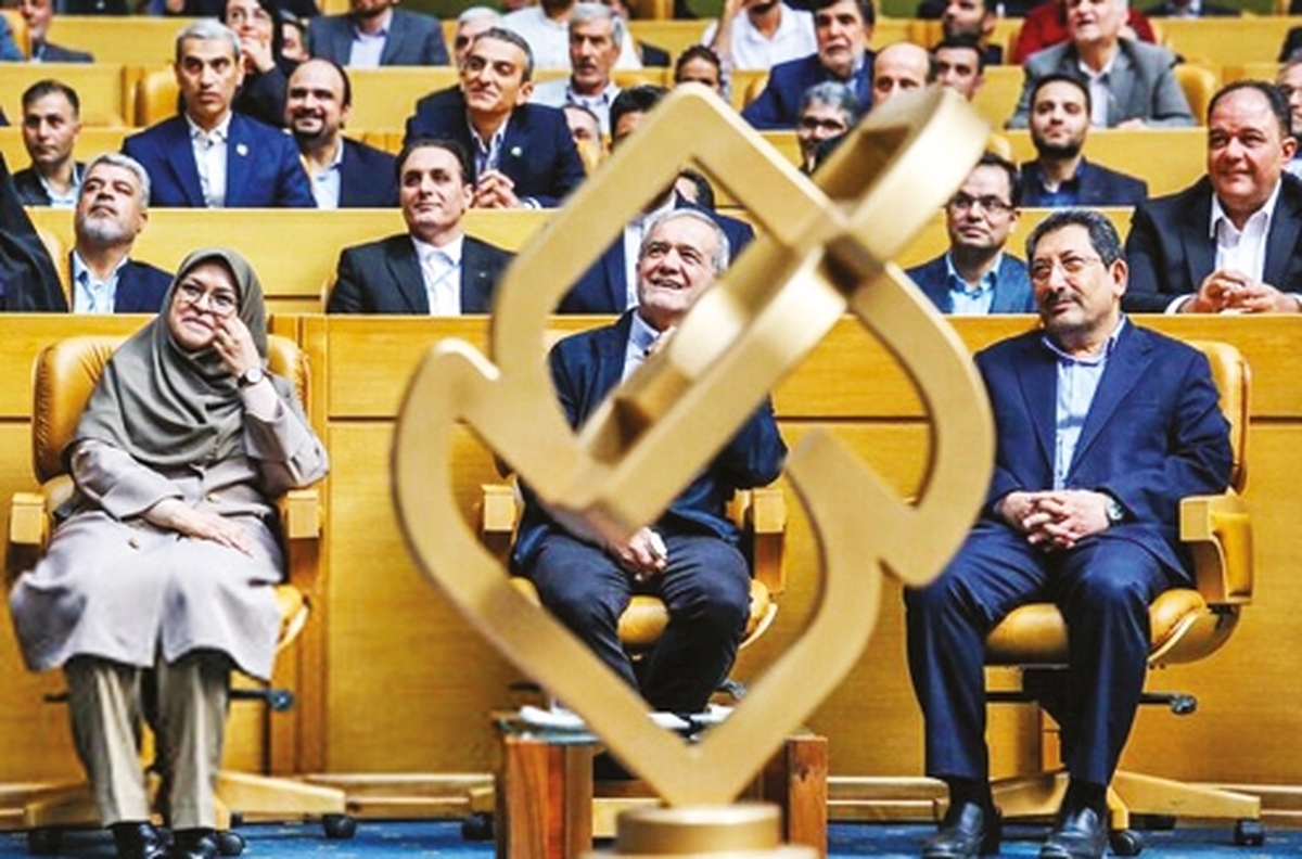 براي تحقق شاخصهاي استاندارد از جمله مصرف بهينه انرژي تلاش كنيم