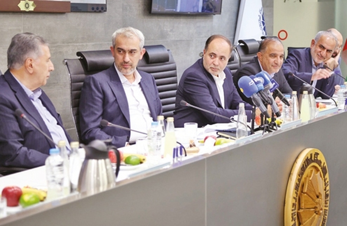 «تاجر» يا  «مجرم»؟