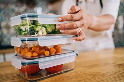 این غذاها را اصلا در ظروف پلاستیکی نگهداری نکنید