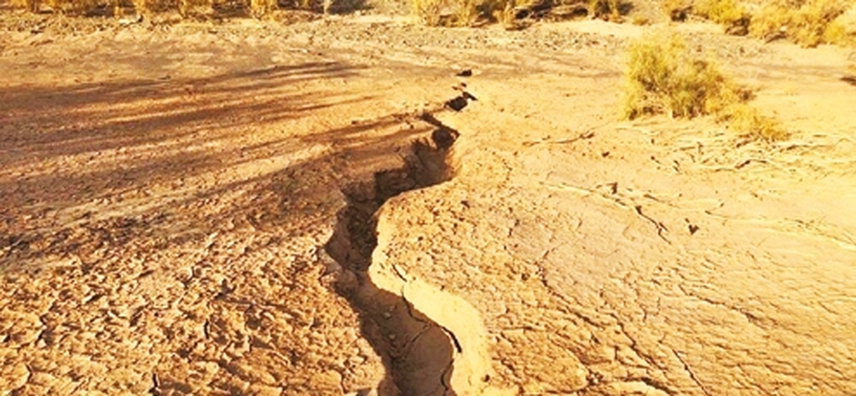 فرونشست در دشت بادرود؛ فاجعه‌اي با نرخ سالانه 20 سانتي‌متر