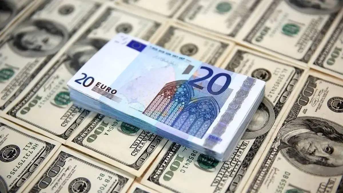 قیمت دلار و یورو صرافی ملی امروز دوشنبه ۱۲ آبان اعلام شد