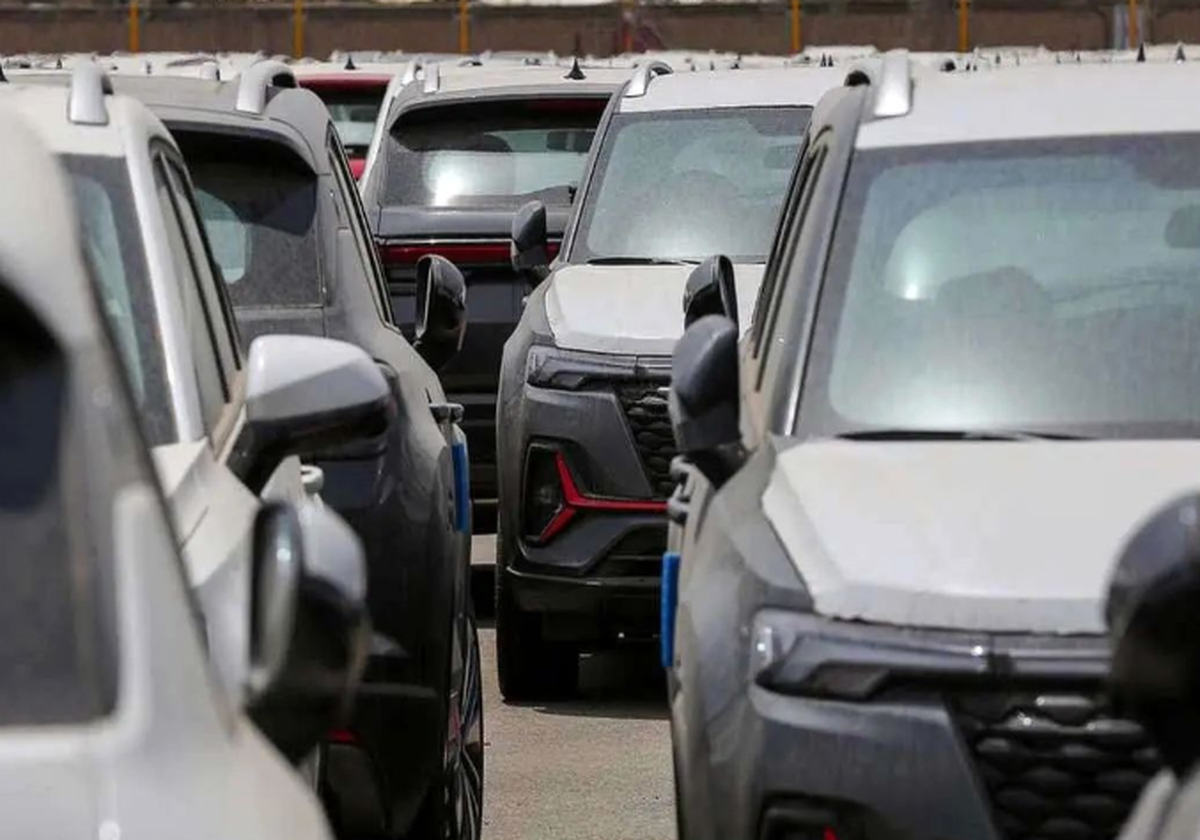 سقوط دسته‌جمعی قیمت‌ انواع خودرو ها در بازار / آخرین قیمت پژو، سمند، کوییک، شاهین و تارا