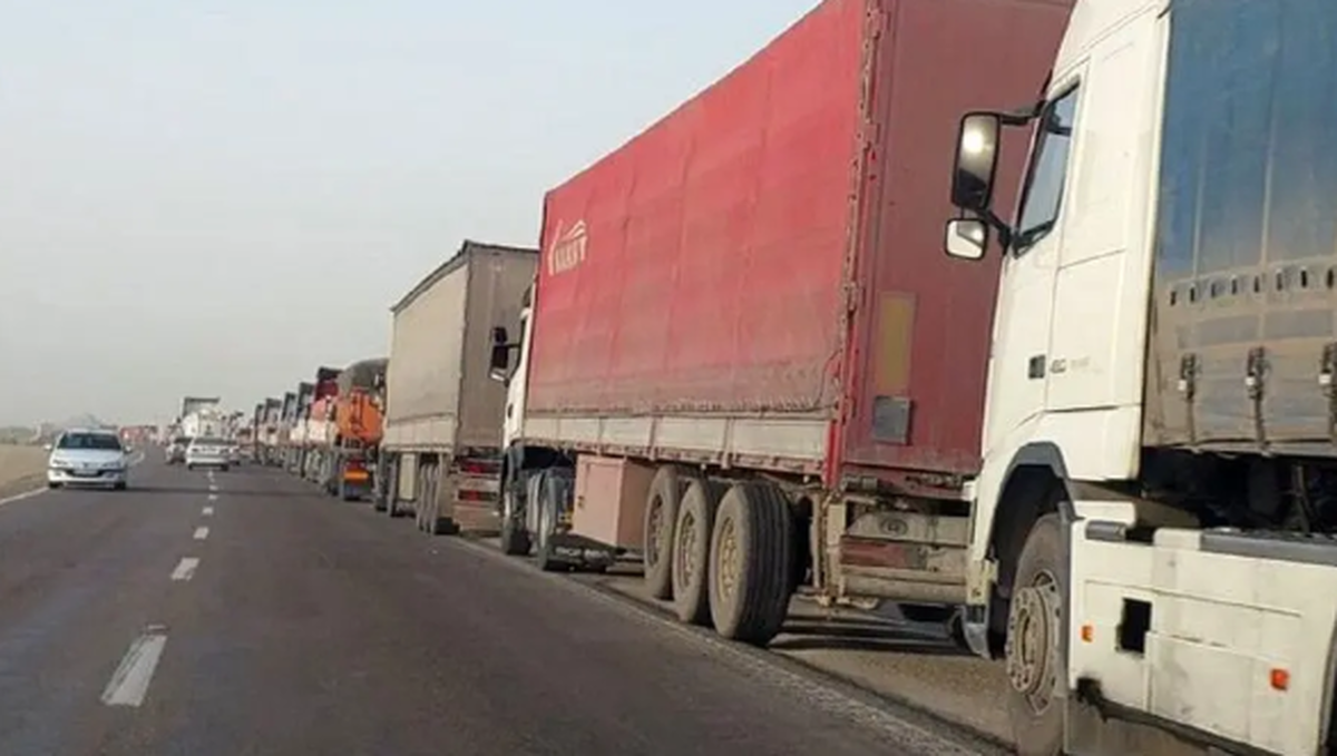 علت معطلی کامیون‌های ایران در پشت مرزها