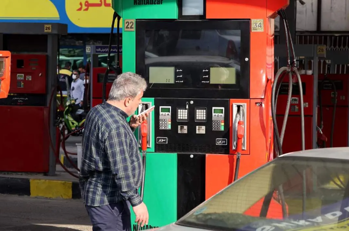 برنامه احتمالی دولت برای قیمت سوخت/ نرخ کارت آزاد جایگاه‌هاتغییر می‌کند؟
