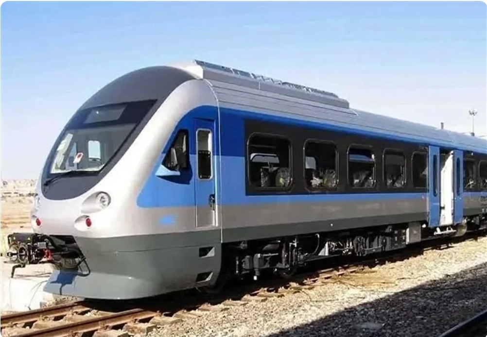 توقف 10 ساعته قطار جوپار تهران-بندرعباس در ایستگاه؛ مسافران در واگنها حبس شدهاند