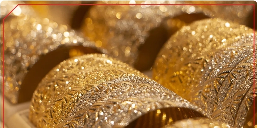 پیش بینی قیمت طلا و سکه یکشنبه ۲۵ آبان ۱۴۰۴ /مسیر بازار طلا از بازار ارز میگذرد + جدول قیمتها