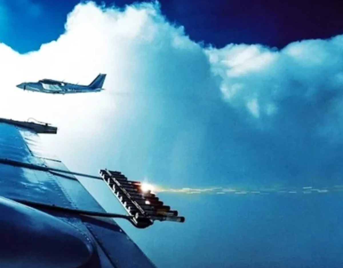 هواپیمای بارورسازی ابرها به پرواز درآمد+جزئیات