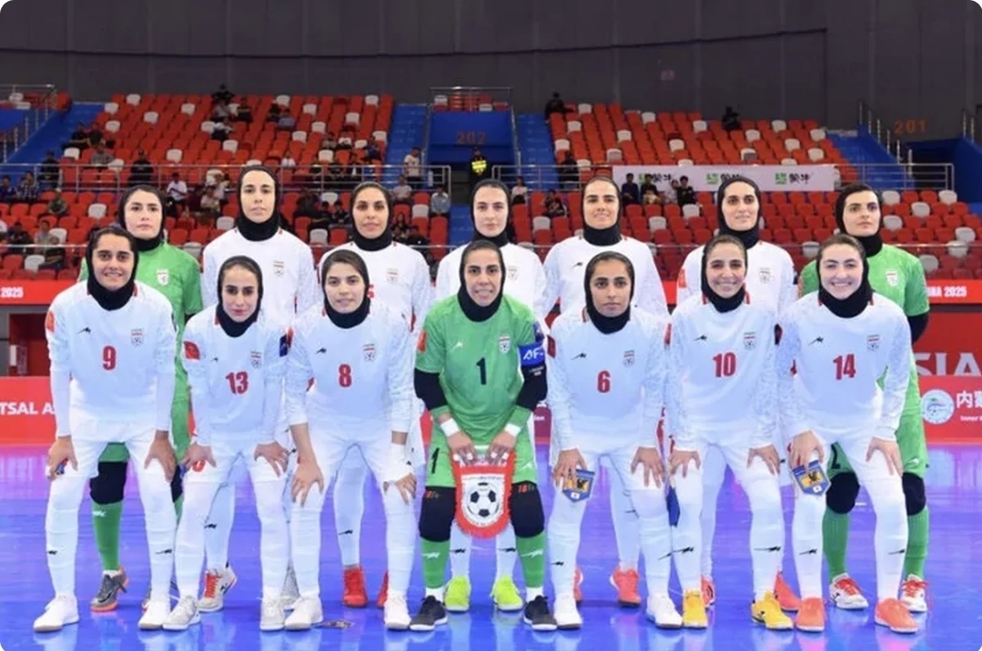تساوی زنان فوتسالیست ایران و لهستان