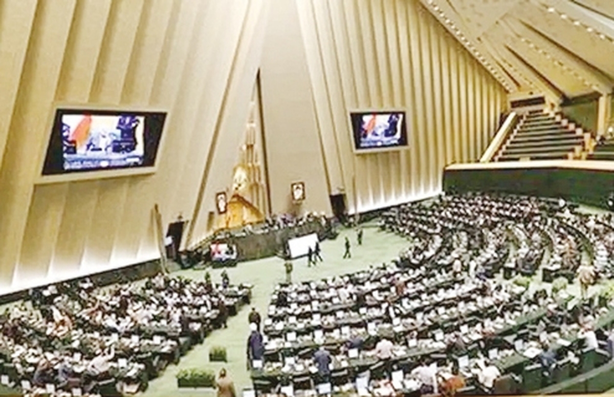 اقتصاد ايران در 1405 به كدام سمت مي‌رود؟