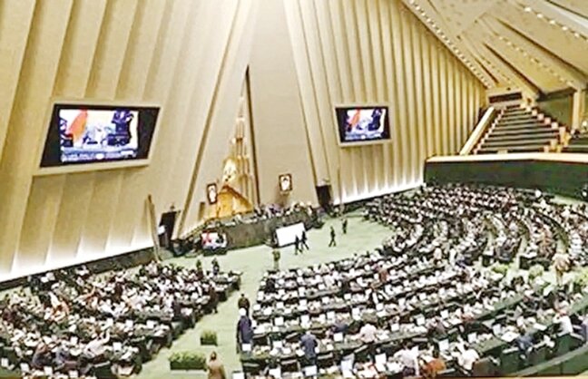 اقتصاد ايران در 1405 به كدام سمت مي‌رود؟