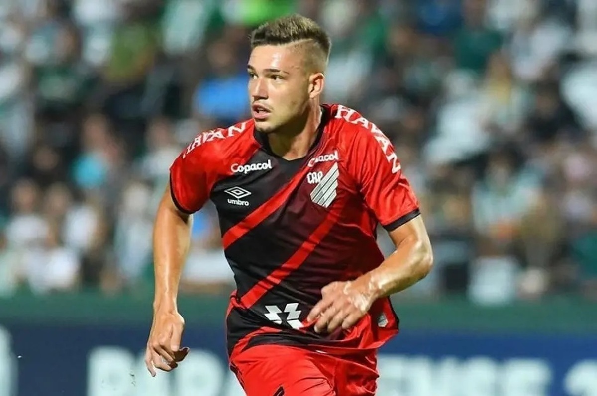 اوسمار، مهاجم خود در تایلند را به پرسپولیس می‌آورد