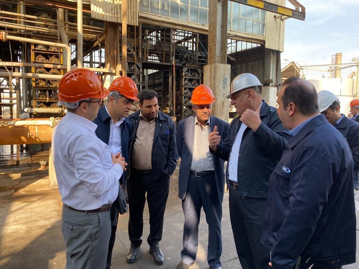  بازدید مهندس نجم‌الدین از پالایشگاه روغن‌سازی آبادان و پایانه صادراتی بندر امام (ره)