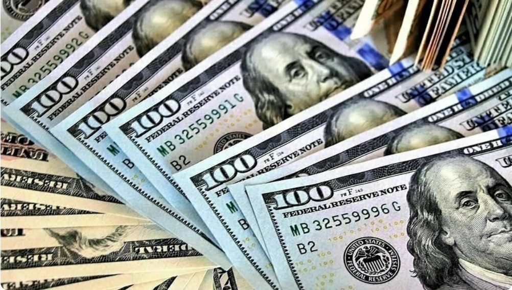 پیش بینی قیمت دلار چهارشنبه ۱۹ آذر ۱۴۰۴ / بازگشت دلار به کانال 124 هزار تومانی؛ کفسازی یا آرامش قبل از طوفان؟