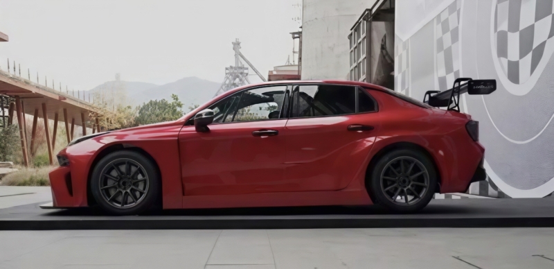 خودروساز چینی لینک اند کو که تحت حمایت جیلی فعالیت می کند، در ویبو اعلام کرد که نخستین محموله از سفارش های مدل مسابقه ای جدید Lynk & Co 03+ TCR به طور کامل فروخته شده است.