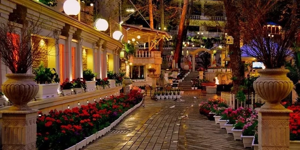 تهران، شهر تفریحات شبانه: از پارک‌های شبانه تا کافه‌های پر جنب و جوش