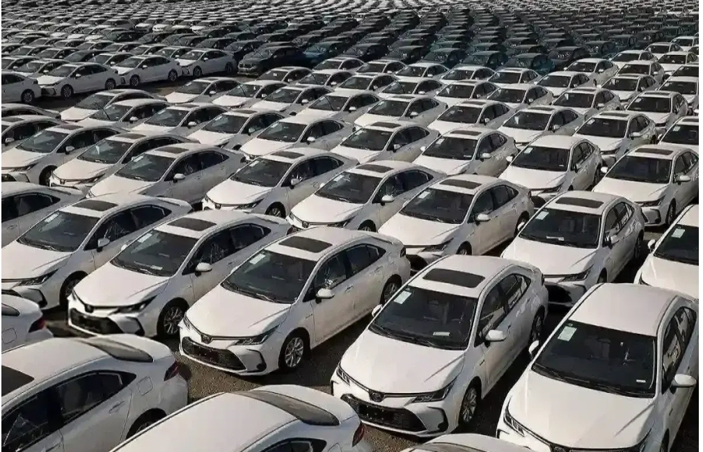 دور جدید فروش خودروهای وارداتی شروع شد؛ خریداران همچنان چشمانتظار شفافیت