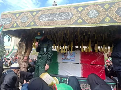 پیکر سردار نائینی تشییع شد