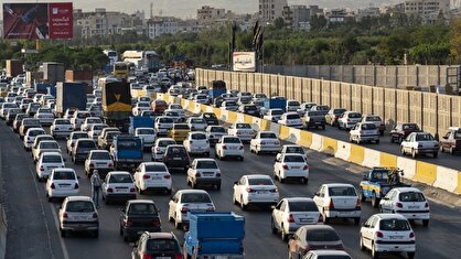 ترافیک سنگین در محورهای چالوس، فیروزکوه و آزادراه‌های تهران