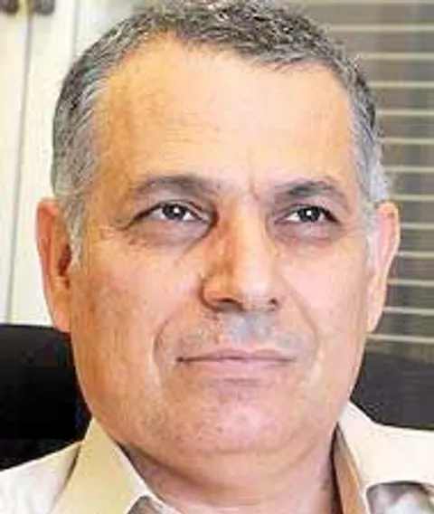 هیچ چیز از سیاست جtدا نیست