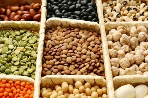 توزیع حبوبات طبق روال عادی در حال انجام است