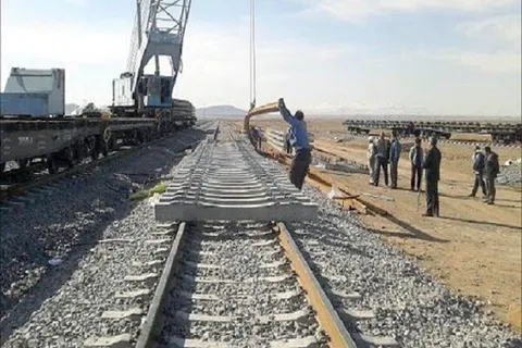 خط آهن مشهد ۱۳ ساعت پس از حمله آمریکا بازگشایی شد