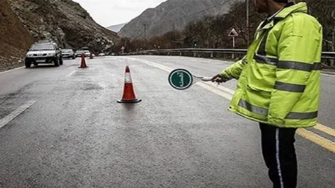 جاده چالوس و آزادراه تهران–شمال برای تخلیه بار ترافیک یک‌طرفه شد