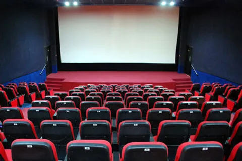 کدام فیلم‌های سینمای ایران در سال ۱۴۰۱ بیشتر فروختند؟+ اینفوگرافی
