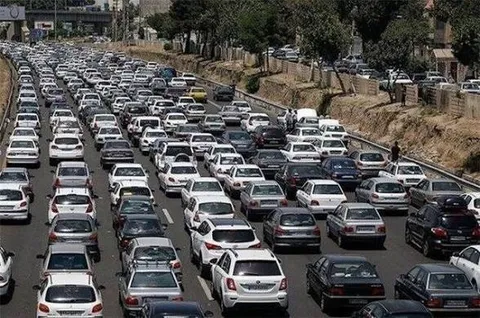 ممنوع شدن تردد در چالوس و آزادراه تهران-شمال/ ترافیک سنگین در محورهای شمالی