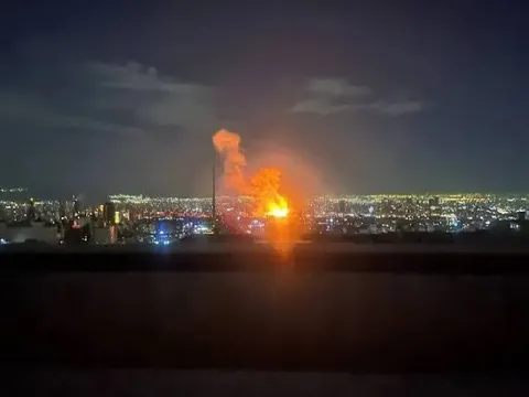 بندرعباس و قشم دوباره زیر آتش حملات آمریکا/ شنیده شدن صدای انفجار در جنوب